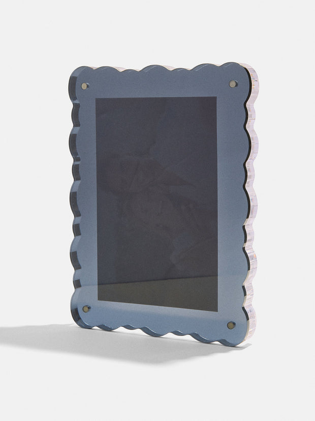 Picture Perfect Vertical Acrylic Frame - Scalloped Shape